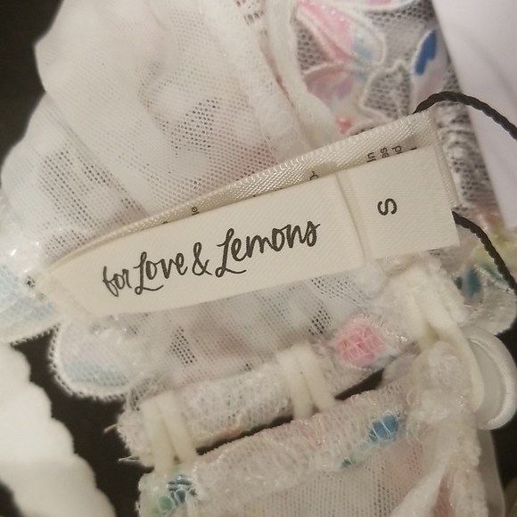 💕FOR LOVE AND LEMONS💕 Outline Floral Garter Belt ~ White Small S NWT - Picture 15 of 16